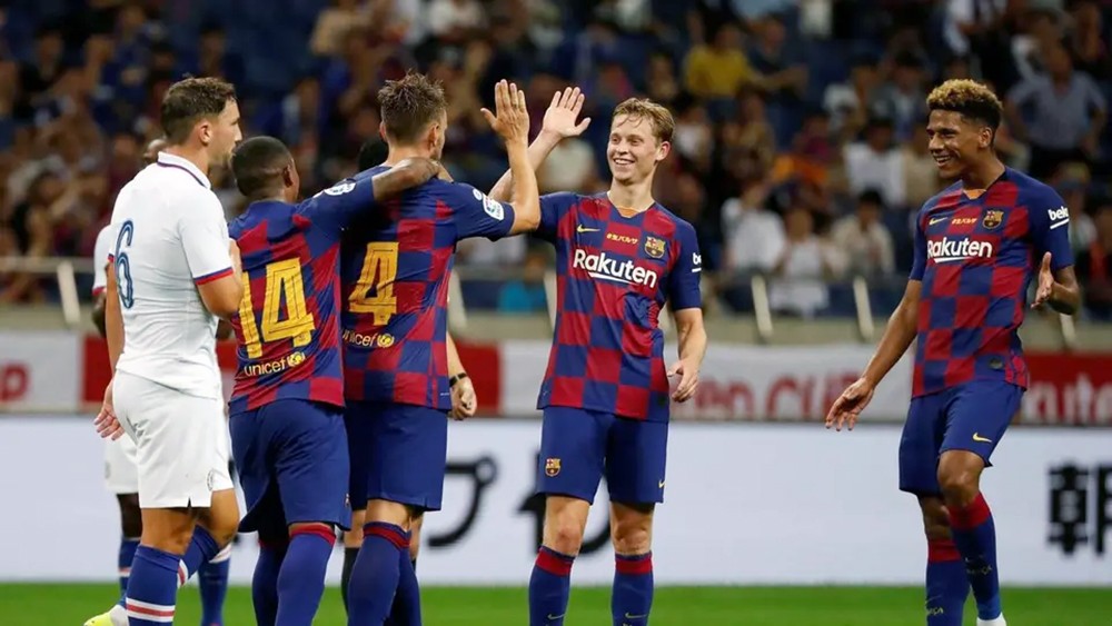 دي يونغ "غير مقتنع" بمستواه مع برشلونة