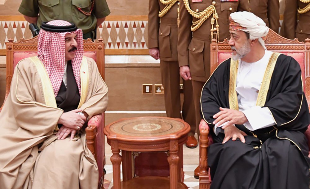 جلالة الملك في إتصال هاتفي مع سلطان عمان يستعرض الجهود المبذولة للتصدي لانتشار جائحة كورونا