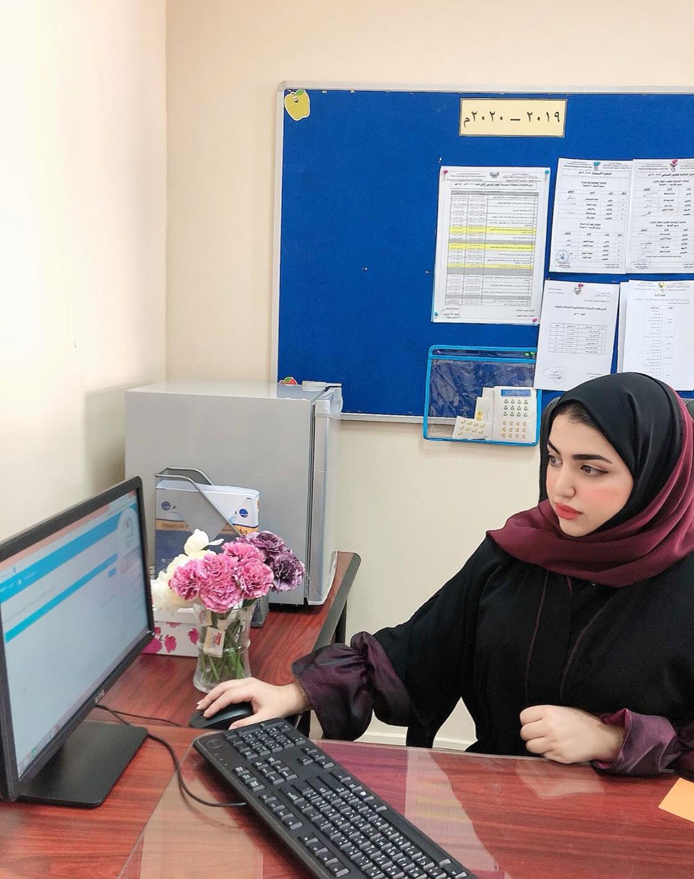 معلمات "حفصة" يتفاعلن مع طالباتهن عبر قنوات التواصل الاجتماعي