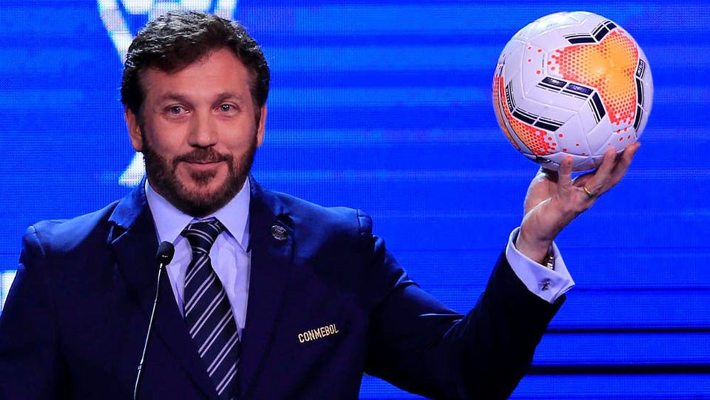 رئيس "كونميبول" يطالب فيفا بصندوق دعم عالمي