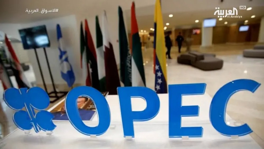مصادر: أوبك+ تبحث تخفيضات نفطية تصل لـ20 مليون برميل