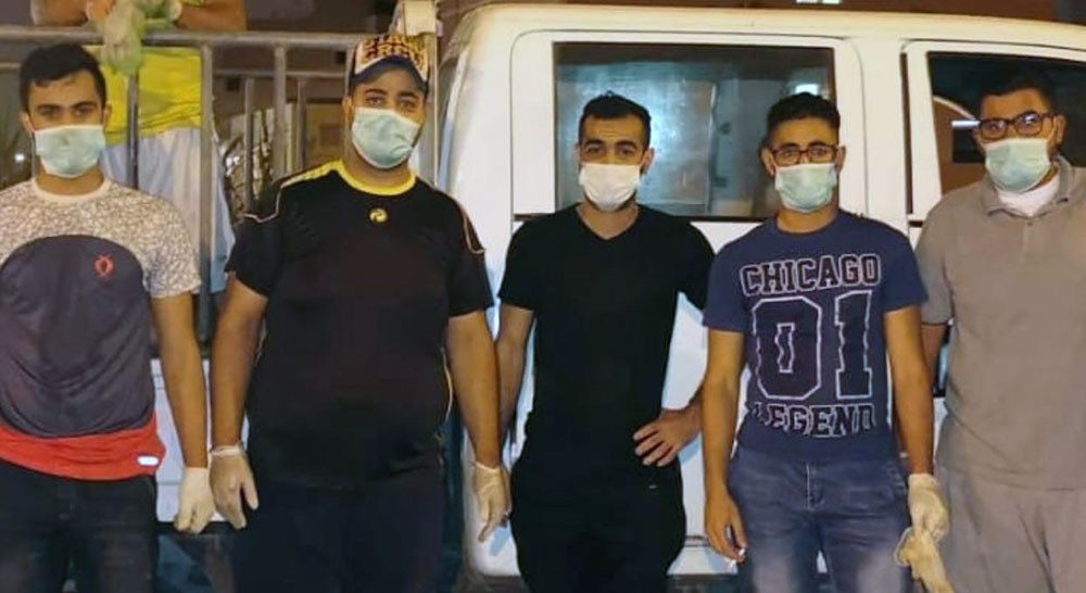 بالصور: متطوعو "سمادير" يزيلون القمامة المكدسة