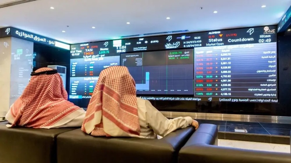 رغم الخسائر.. 15 شركة سعودية تكافئ تنفيذييها بـ 115 مليون ريال