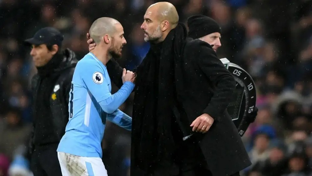 ديفيد سيلفا يقرر اتباع مسيرة غوارديولا بعد الاعتزال