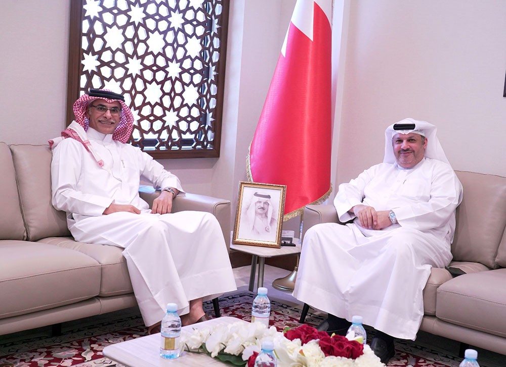 حرص مستمر على تعزيز العمل المشترك بين أمانتي الشورى والنواب