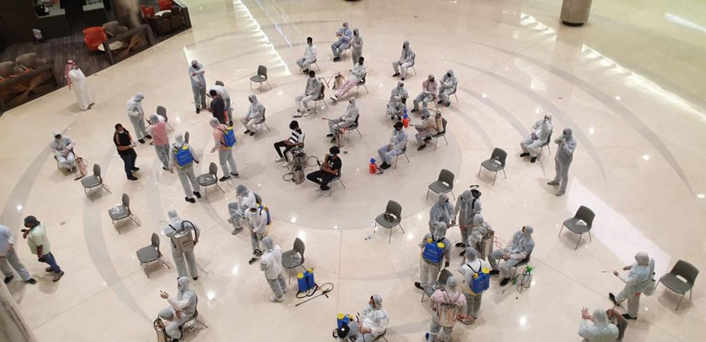 مودا مول يبادر بإجراء أعمال تعقيم شاملة في أرجاء المجمع