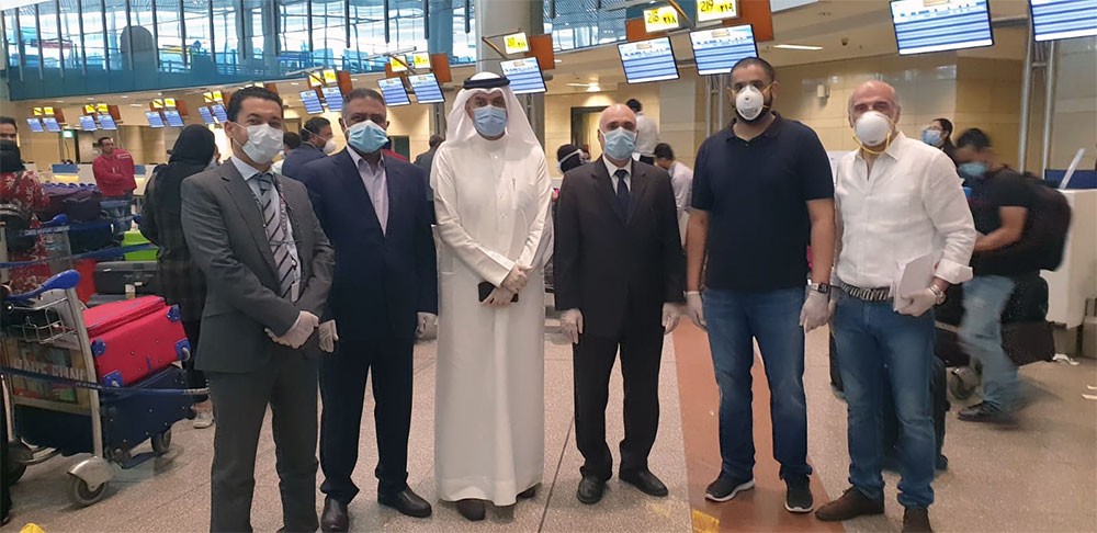 سفير البحرين في القاهرة: 157 مواطن وطالب بحريني يعودون اليوم إلى أرض الوطن 