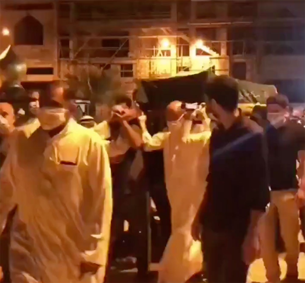 خرق التباعد الاجتماعي في الدراز