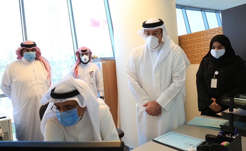 رئيس جهاز المساحة والتسجيل العقاري يدشن عملية التسجيل الالكتروني للعقارات