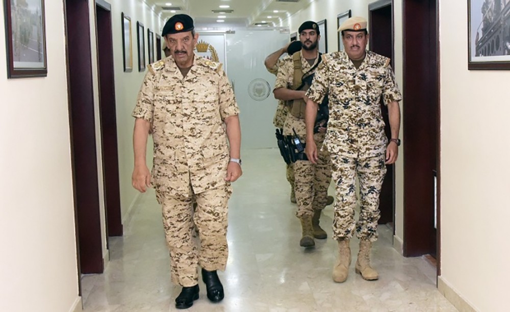 القائد العام يزور إحدى وحدات قوة دفاع البحرين