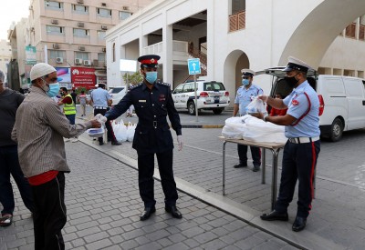 بالصور: المحافظات ومديريات الشرطة تقوم بتوزيع 16 ألف وجبة إفطار في عدد من مناطق المملكة