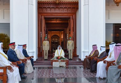 جلالة الملك المفدى يشيد بالجهود الكبيرة التي تبذلها شرطة البحرين في المحافظة على أمن واستقرار الوطن 