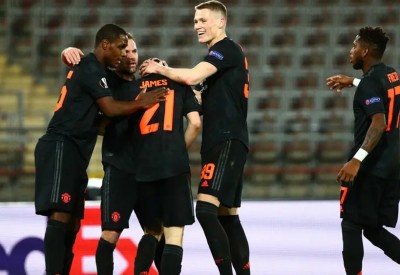 مانشستر يونايتد يطالب جميع لاعبيه بالعودة إلى بريطانيا