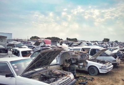 شابين يسرقان كامري ويبيعانها "سكراب" ببطاقة شخص آخر