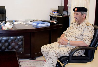 القائد العام يتفقد إحدى أسلحة ووحدات قوة دفاع البحرين