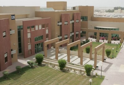 طلبة: قرار عميد الحقوق "يخرق" قرار مجلس جامعة البحرين: امتحان نهائي مشطور و"أونلاين"