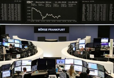 أسهم أوروبا تهبط بفعل مخاوف بشأن تعافي الاقتصاد الأمريكي