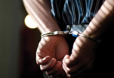 القبض على آسيويين قاما بتحويل شقة لموقع لتصنيع وبيع المواد المسكرة