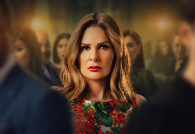 يسرا تواصل التميز في "خيانة عهد"