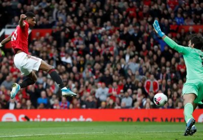 مانشستر يونايتد يطالب جماهيره بالابتعاد عن الملاعب