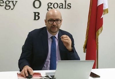 أمانة الشورى تنظم محاضرة لمنتسبيها بعنوان " كيف تحمي نفسك على الإنترنت في عصر العمل عن بعد "