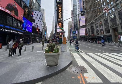 نصيحة خبير مناعة للأميركيين: الآن يمكنكم الخروج من منازلكم