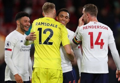 بعد عودته للتدريبات.. لاعب بالدوري الإنجليزي في شباك كورونا
