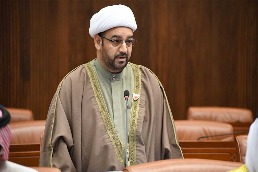 بوحسين: تصريحات الحرس الثوري الإيراني عنتريات جوفاء هدفها التأزيم