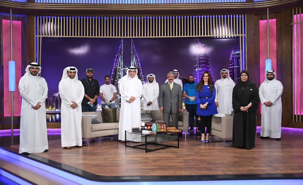 وزير شؤون الإعلام يلتقي بالموظفين في عدد من الإدارات ومواقع الإنتاج