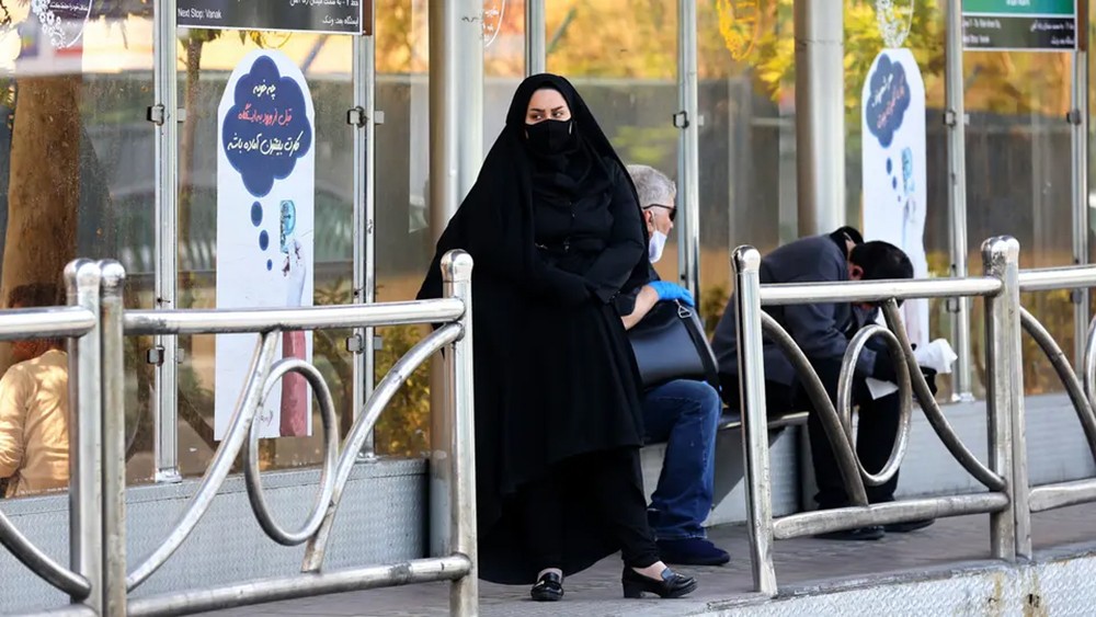 الفيروس يتفشى جنوب إيران.. تحذيرات من موجة ثانية