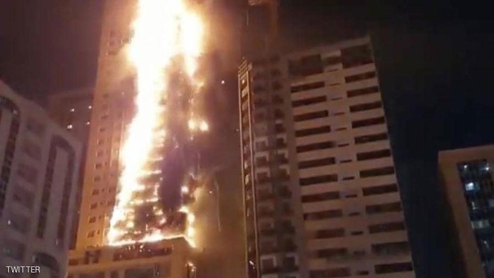  السيطرة على حريق في برج سكني بالشارقة 