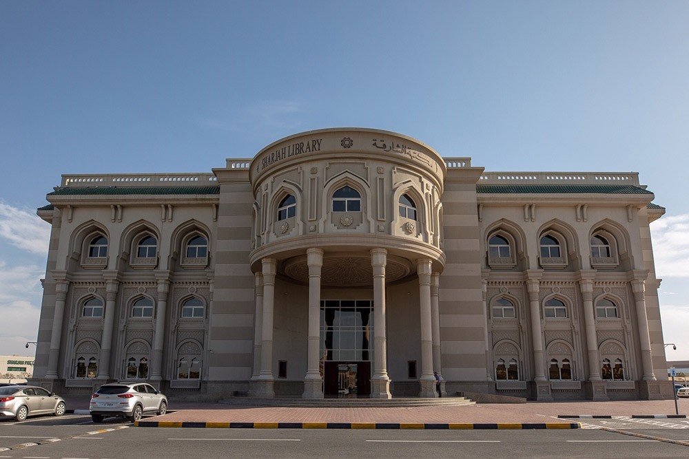 المكتبة الالكترونية للشارقة تستقطب الالاف