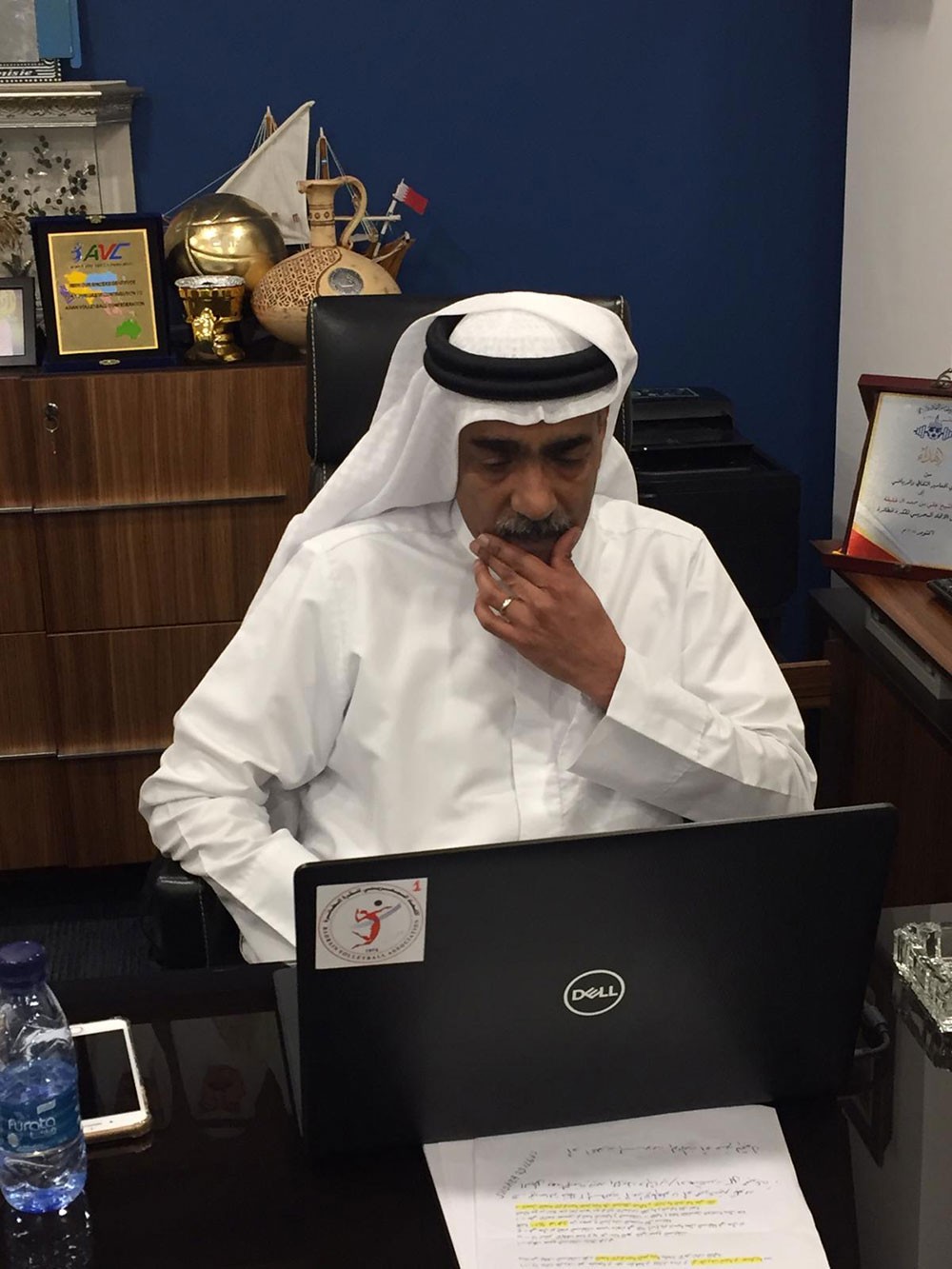 علي بن محمد يجتمع بالقيادات العربية عبر تقنية التصوير المرئي