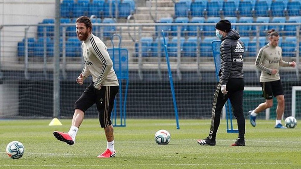 لاعبو ريال مدريد يعودون إلى التدريبات