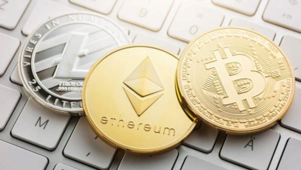 "بتكوين" تهوي 15% والسوق تخسر 28 مليار دولار في 48 ساعة