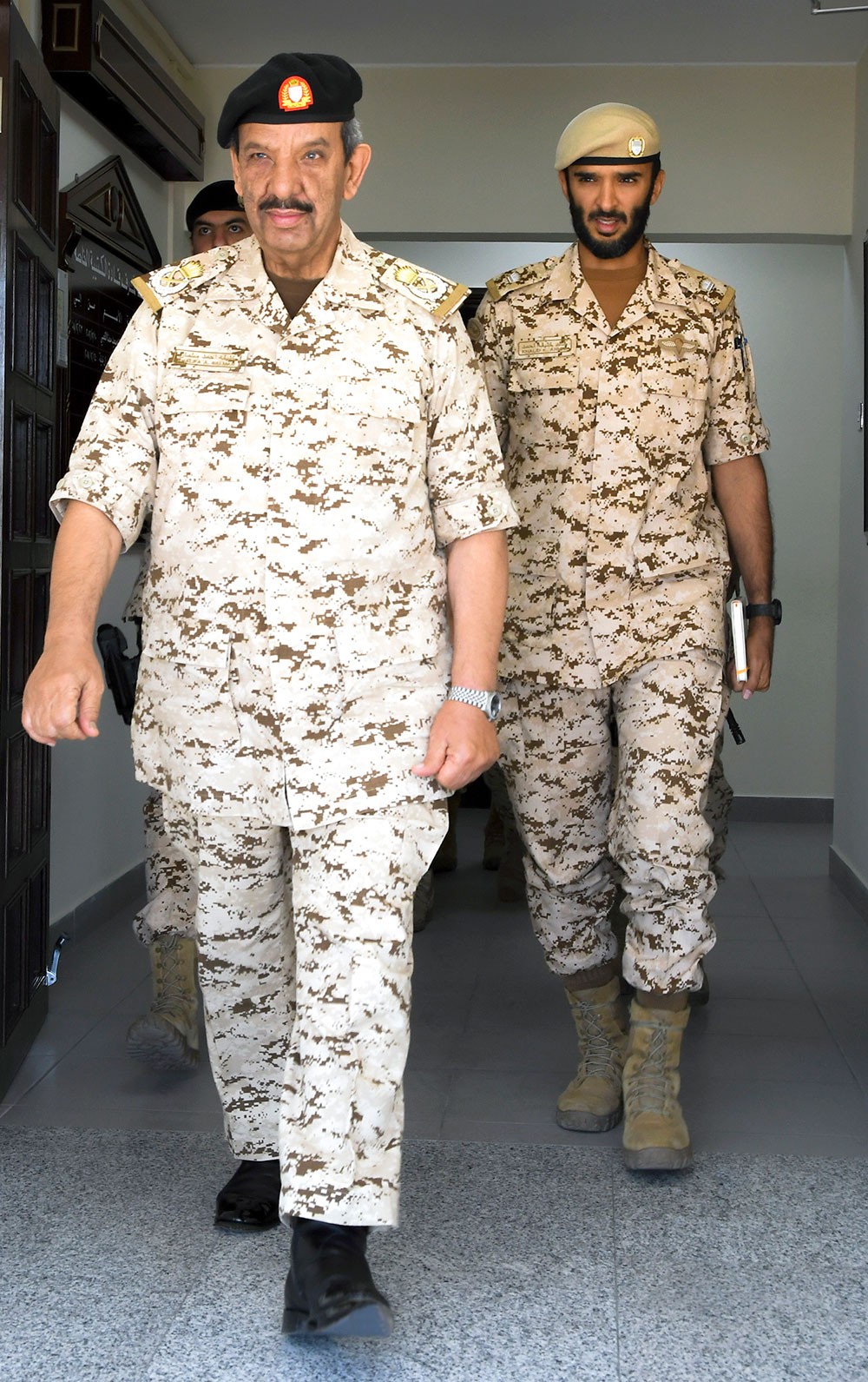 القائد العام يزور إحدى وحدات قوة دفاع البحرين