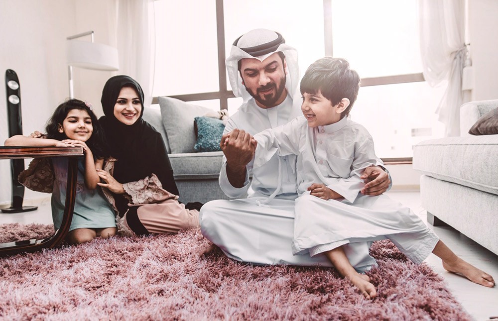 تساؤلات الأطفال حول فايروس كورونا.. خيالات واسعة وتحديات للعائلة
