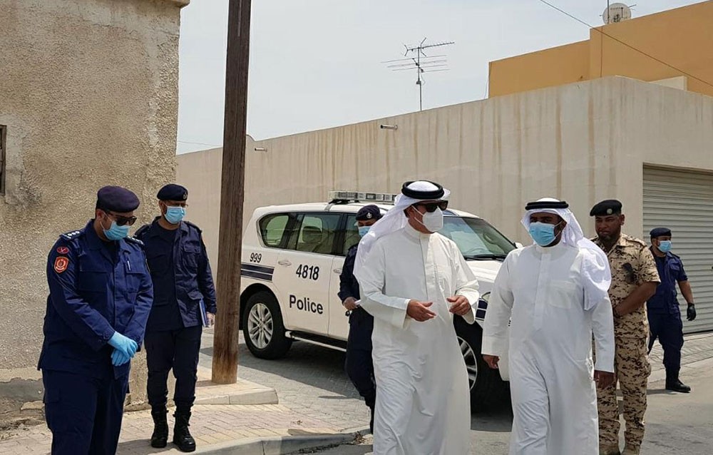 نائب محافظ الجنوبية يتفقد الأضرار التي لحقت بمبنى للعمال الوافدين اثر تعرضه لحريق 