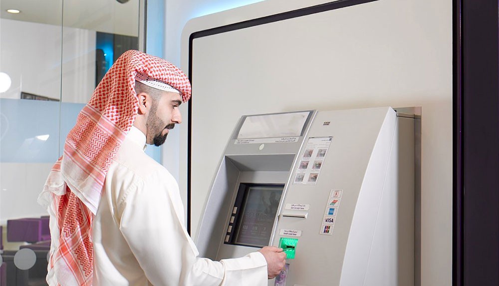 نفاد النقد بعدد من ماكنات الصرافة