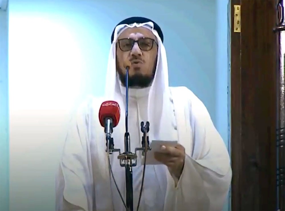 الشيخ عدنان القطان يوصي بالتواصل مع الأهل والأقارب عبر مواقع التواصل الاجتماعي