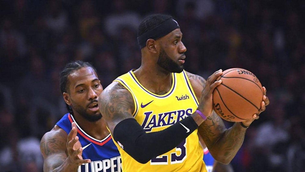 "NBA" تدرس استكمال الدوري في مكان الأطفال المفضل