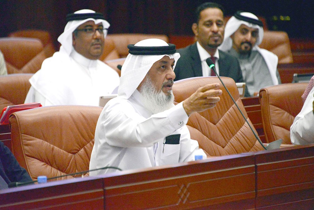 عبدالرزاق حطاب يستنكر حرمان العاملين بمراكز التحفيظ من مكافآتهم 