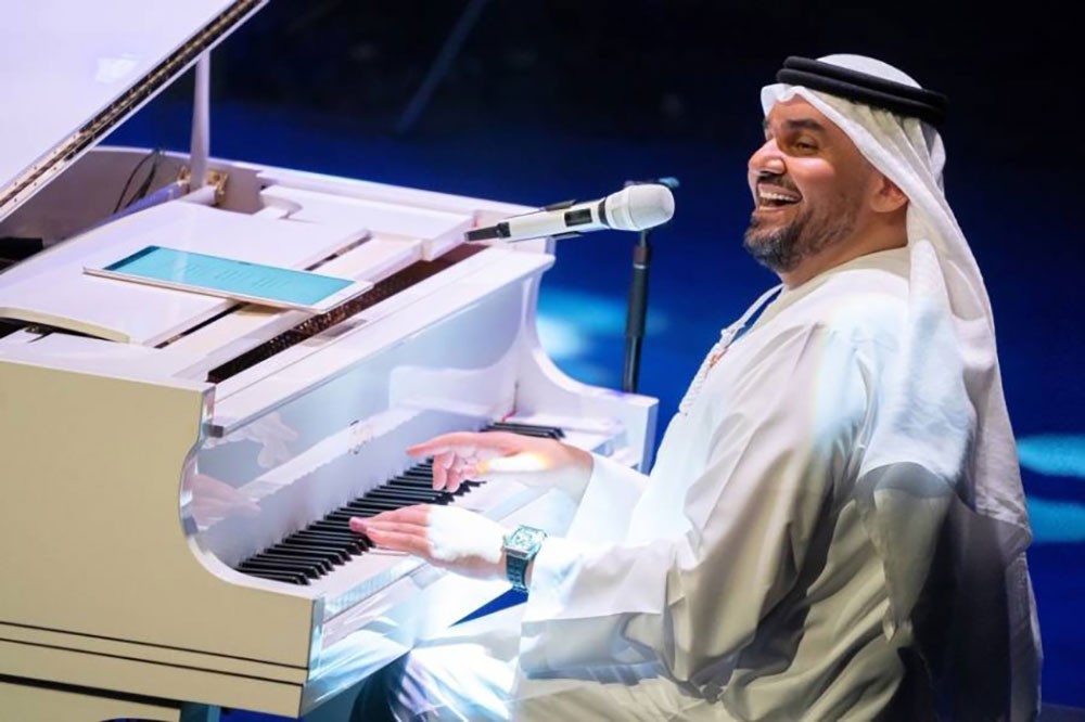 الجسمي يعايد الجمهور وينثر الفرح في بث حي من أبوظبي