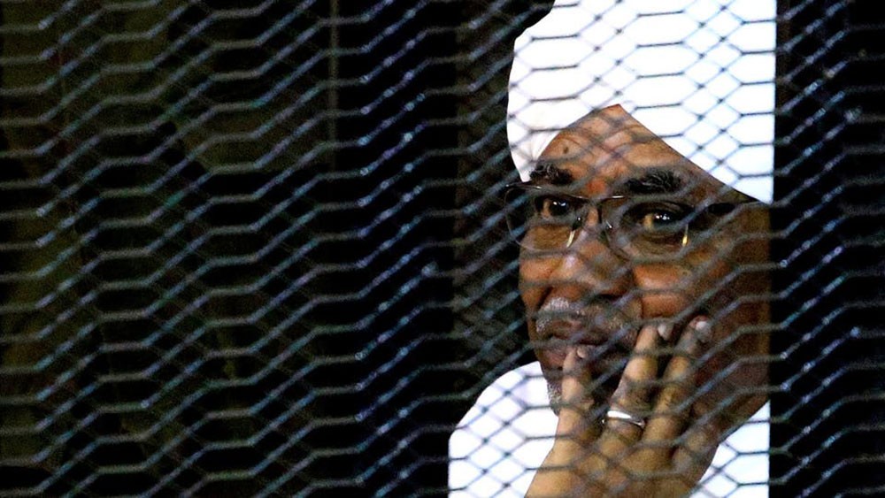 البشير: أنا رئيس البلاد ولن أجري فحص كورونا!
