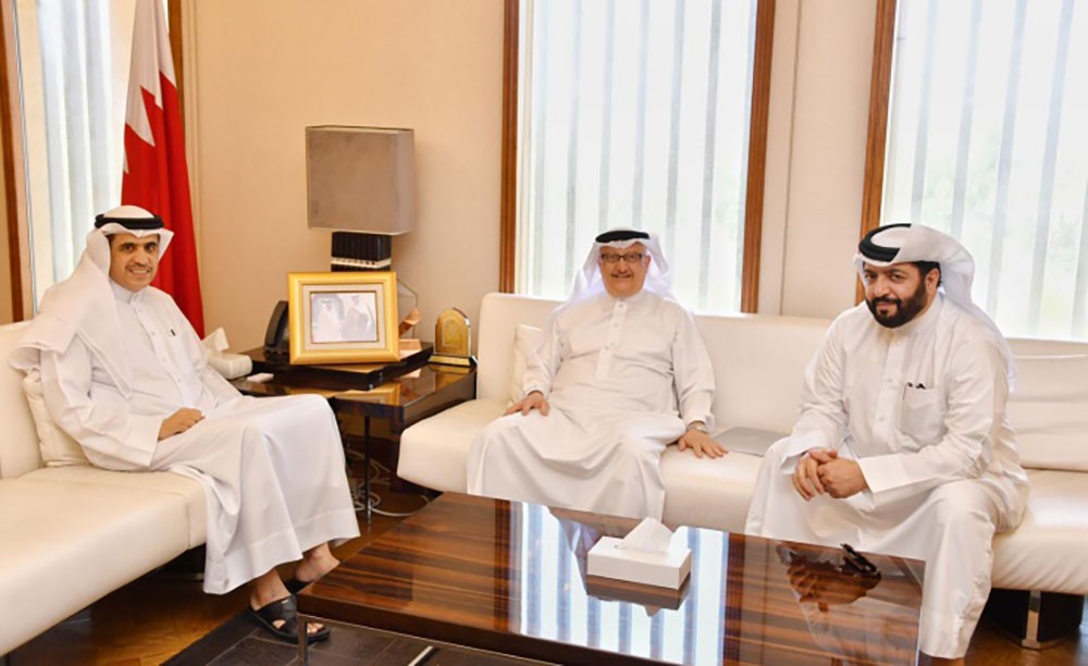 وزير الإعلام يستقبل الأمين العام المساعد للمجلس الأعلى للشباب والرياضة ورئيس لجنة رياضات الموروث الشعبي