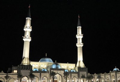 استبدال سجاد المساجد بالرخام والسيراميك