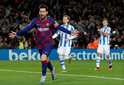 ميسي سيبقى مع برشلونة إلى 2021