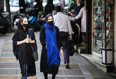 آلاف الإصابات يوميا.. إيران لا تزال عالقة في "متاهة" كورونا 