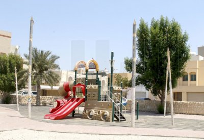 بالصور: حديقة الساية غرقت بوعود البلدية.. لا لوز ولا كنار