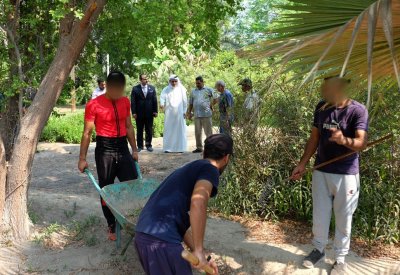 محكومون بعقوبات بديلة يساهمون بإنشاء سوق المزارعين ويُصنّعون أسمدة